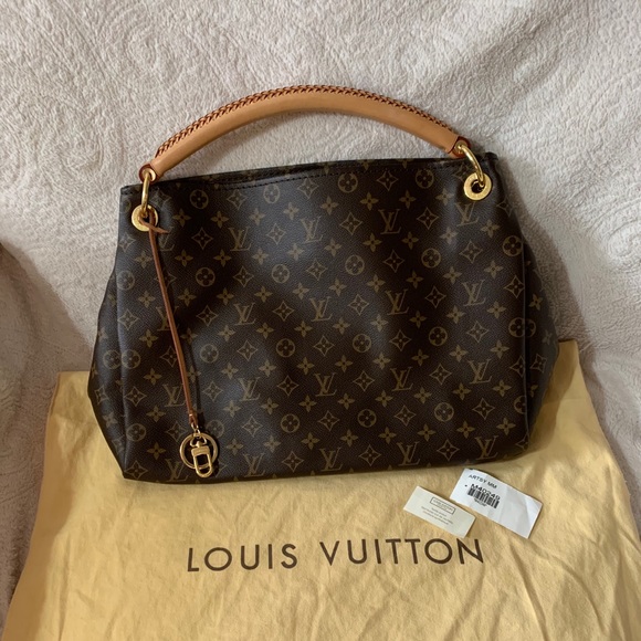 Louis Vuitton Artsy mm Monogram bag - Picture 11 of 16
